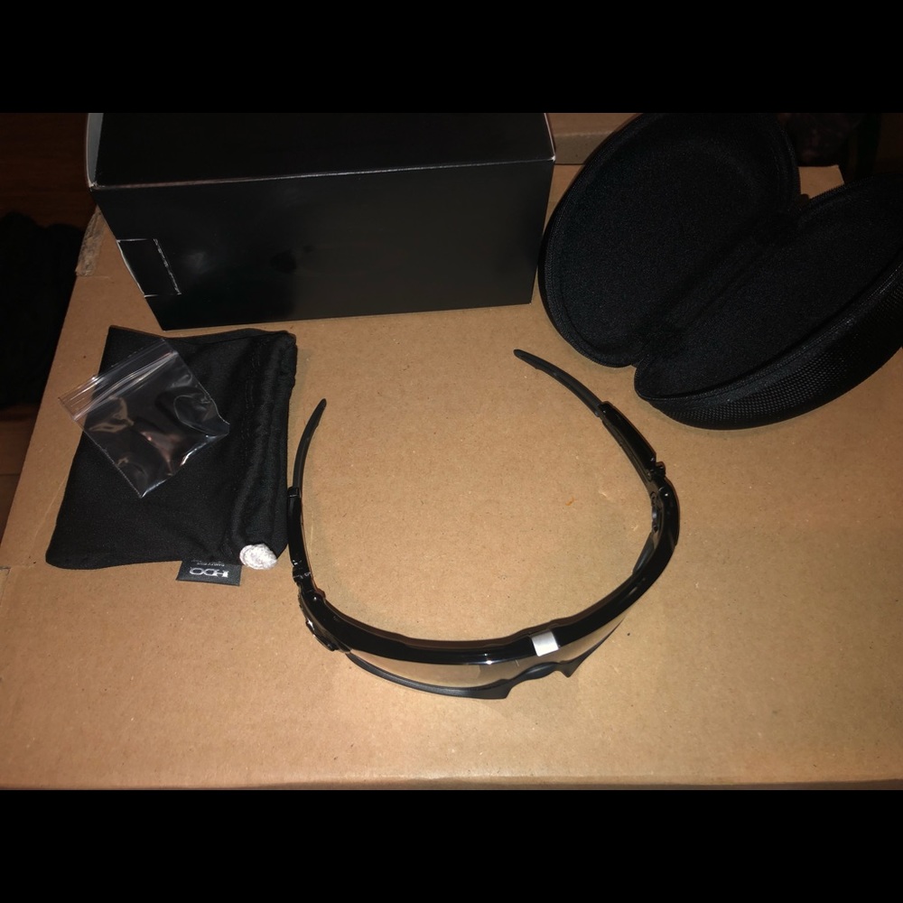 Oakley Jawbreaker Photochromic sunglasses